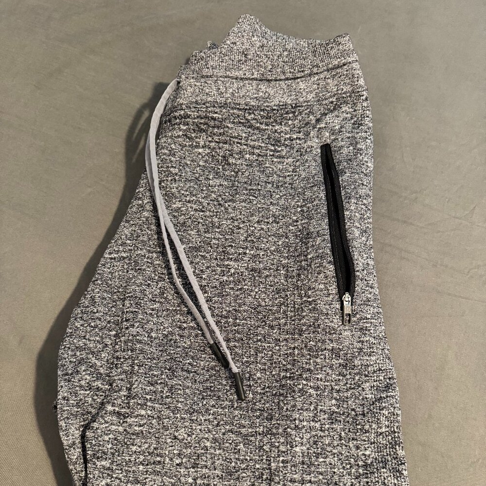 Lululemon Textured Gray Joggers – Men’s Large